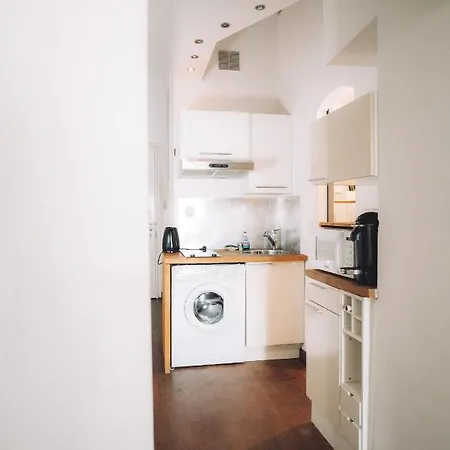 Centre Ville- Bel + Mezzanine Apartment Cannes